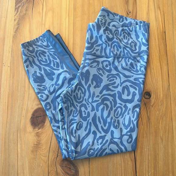 ‼️Clearance‼️ Like New UA Leggings- Size Large - Picture 1 of 3